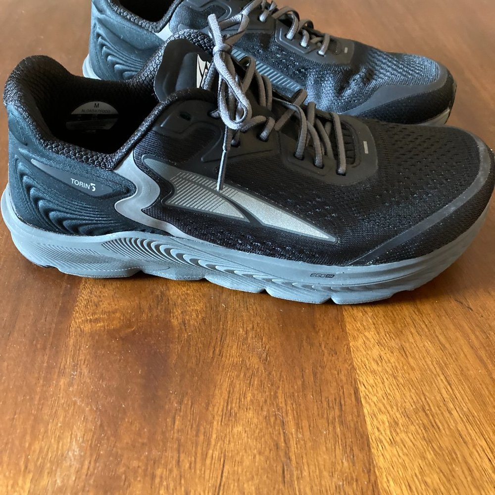Altra Torin 5 running shoes - Black, size 10 men